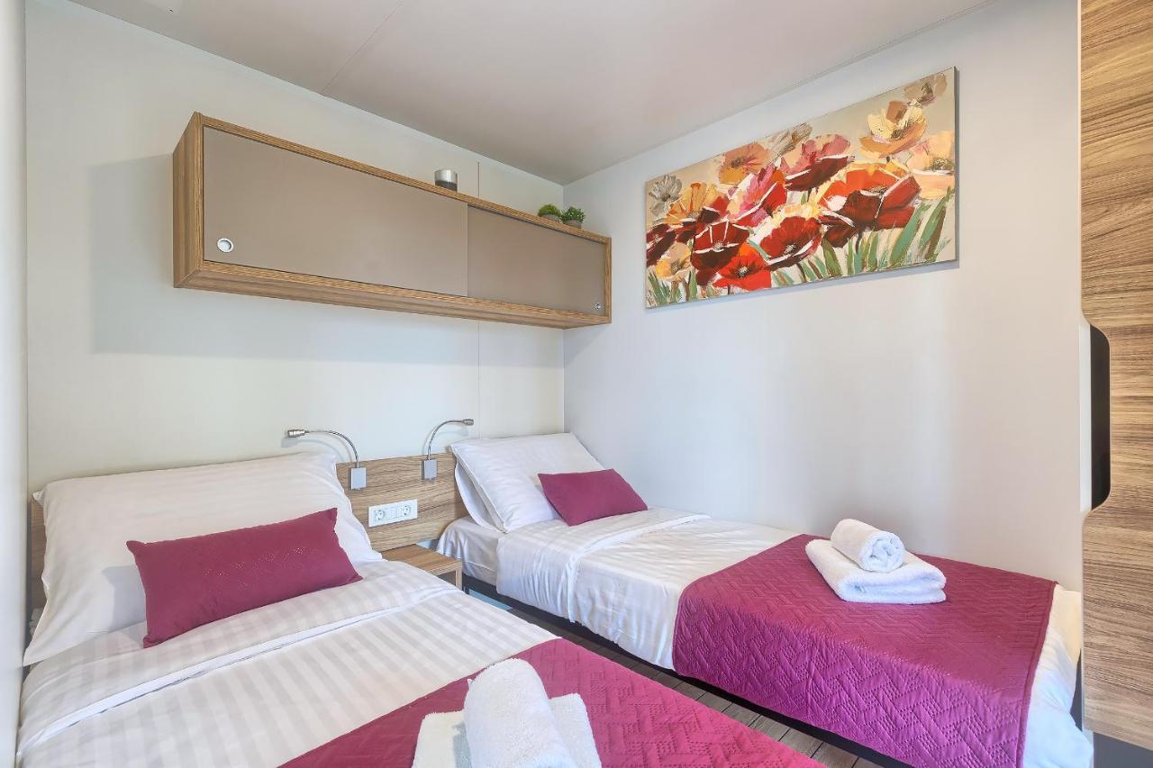Total Escape Mobile Home Nera Camp Porton Biondi Rovinj Bagian luar foto