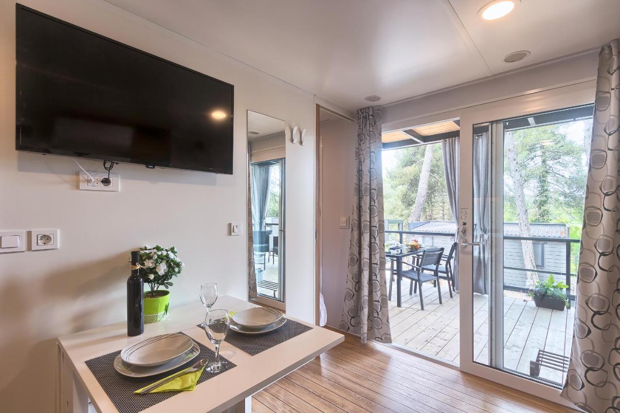 Total Escape Mobile Home Nera Camp Porton Biondi Rovinj Bagian luar foto